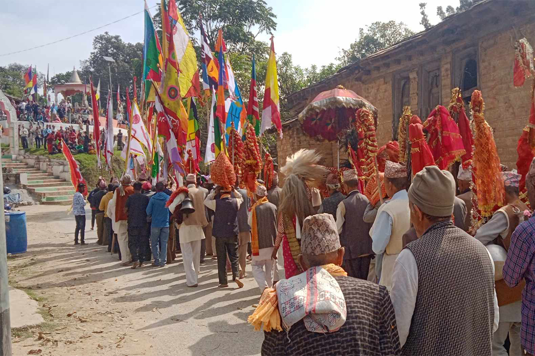 बैतडीका शक्तिपीठ तथा मन्दिरहरुमा सामूहिक जमरा राखियो, देवीका मन्दिरमा भक्तजनको भीड 